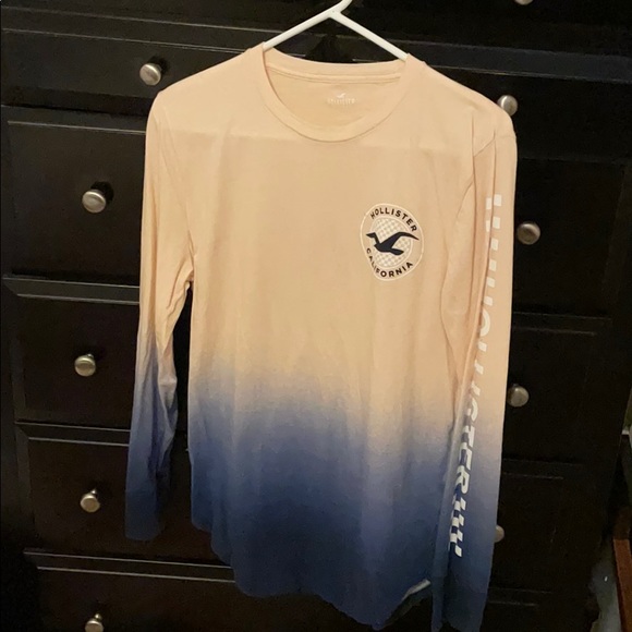 Hollister Long Sleeve Tees - Picture 1 of 4